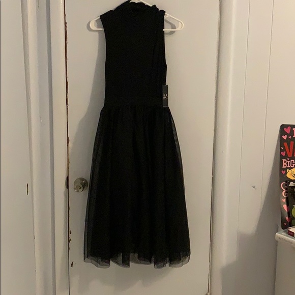 New York & Company Dresses & Skirts - Black dress. Bottom is like a ballerina’s skirt New York & Company Dresses & Skirts - Black dress. Bottom is like a ballerina’s skirt